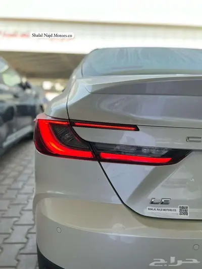كامري LE بنزين 2025 بطاقه 106000 مع عازل حراري مجانا 1