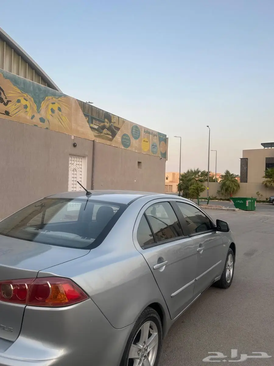 للبيع لانسر 2009 2