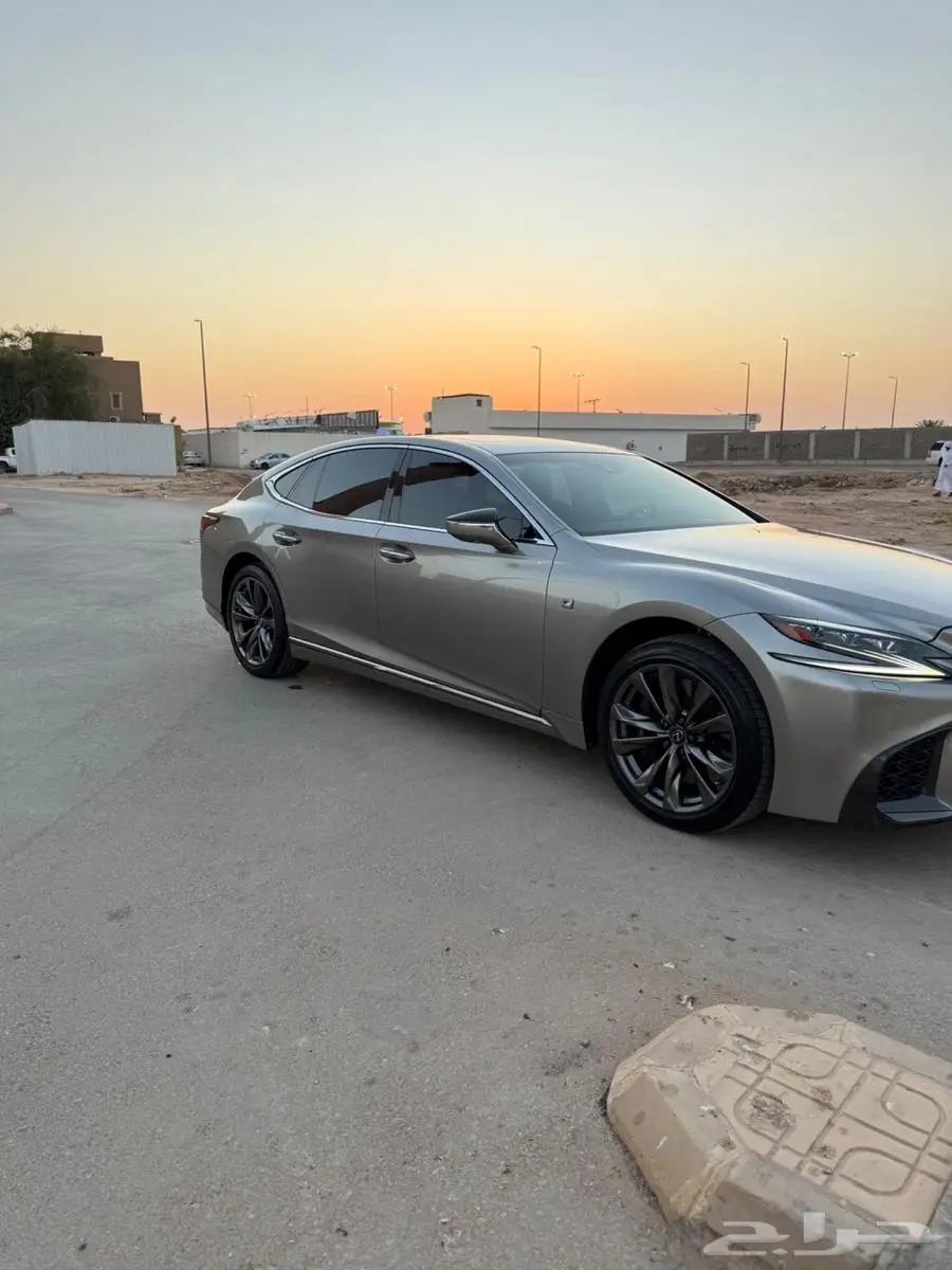 لكزس LS500 F سبورت 2020 2