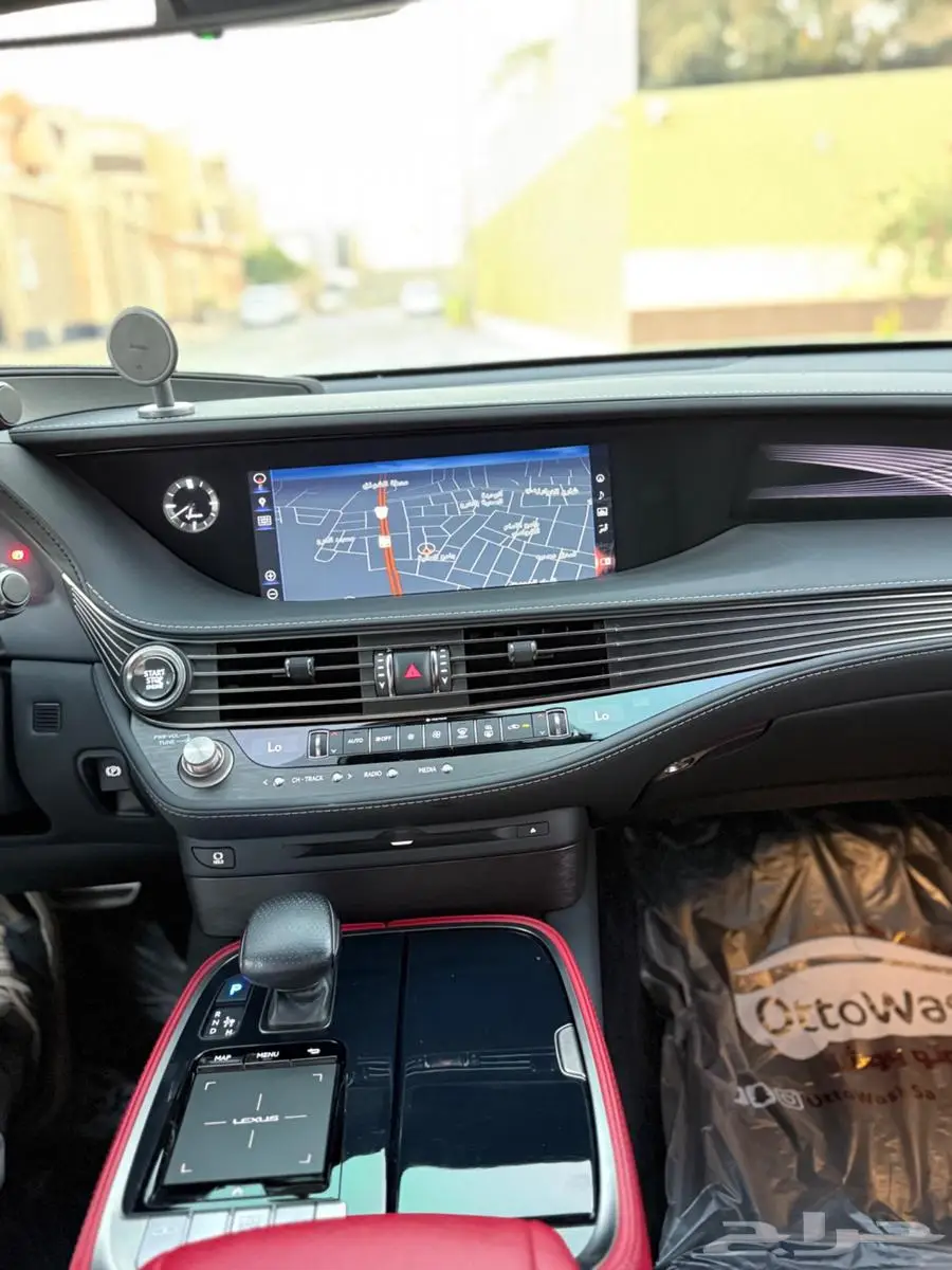 لكزس LS500 F سبورت 2020 8
