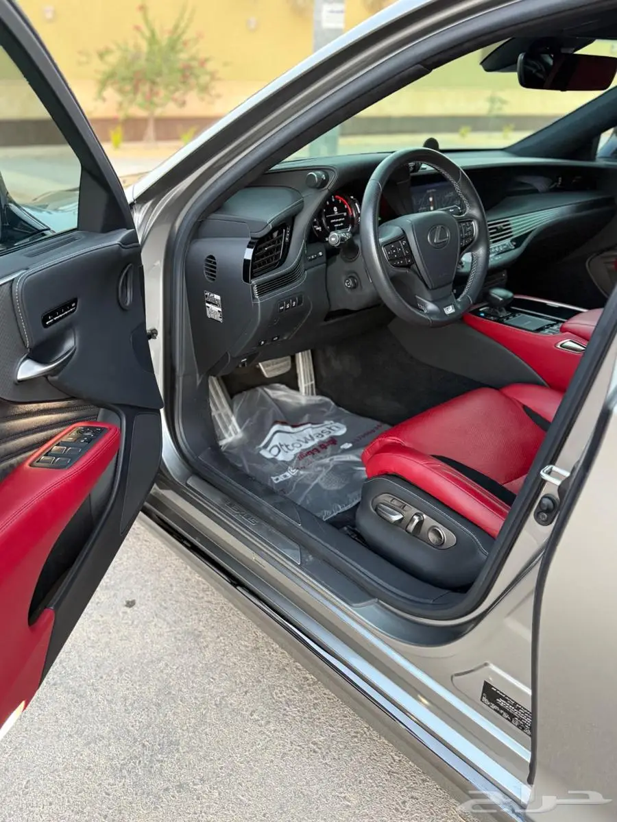 لكزس LS500 F سبورت 2020 11