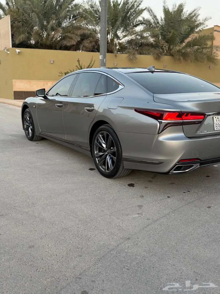 لكزس LS500 F سبورت 2020 6