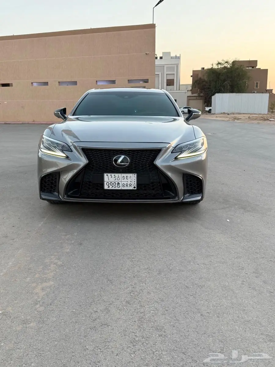 لكزس LS500 F سبورت 2020 1