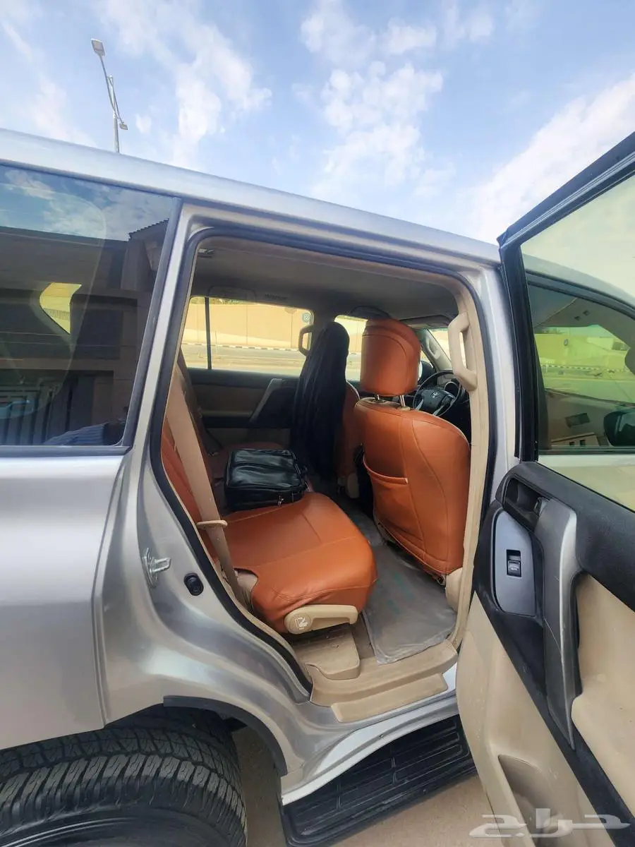 Toyota Prado 2013  4 cylinders  Silver  very clean 3