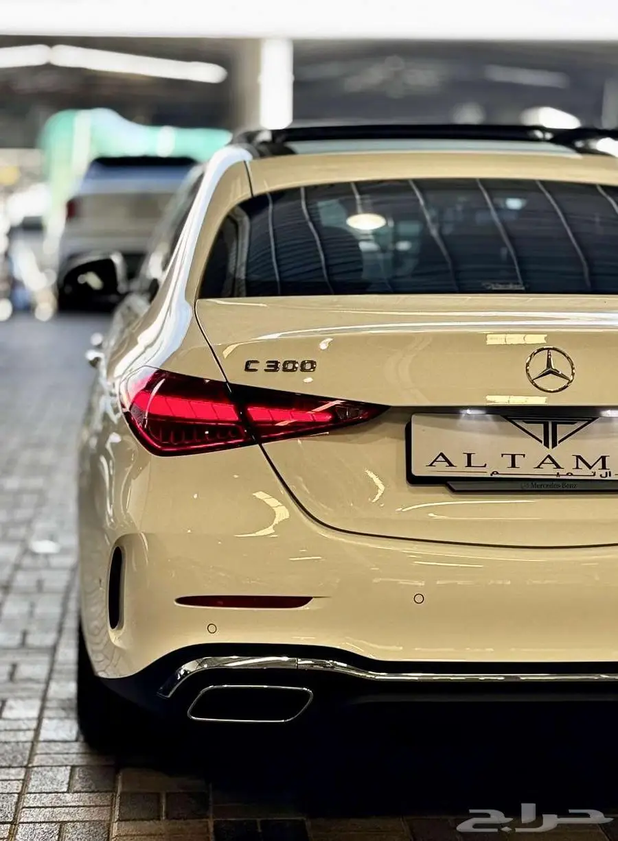 مرسيدس بنز الموديل   C 300 AMG 2023 9