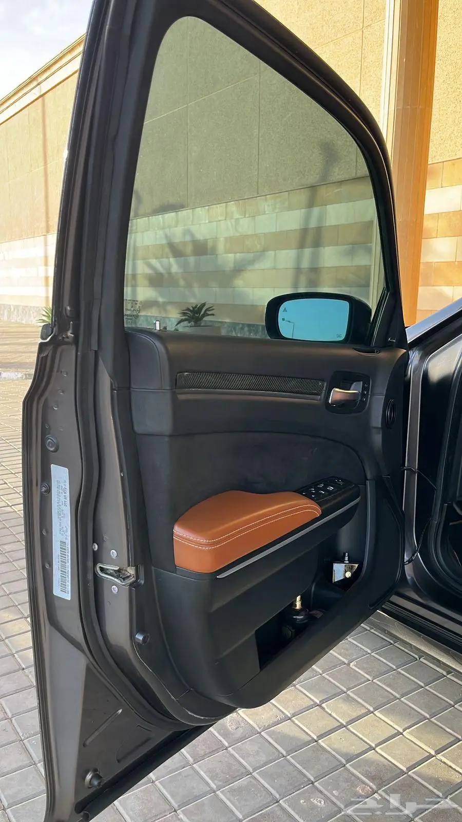 كرايسلر SRT 2016 6.4بلاك اديشن 12