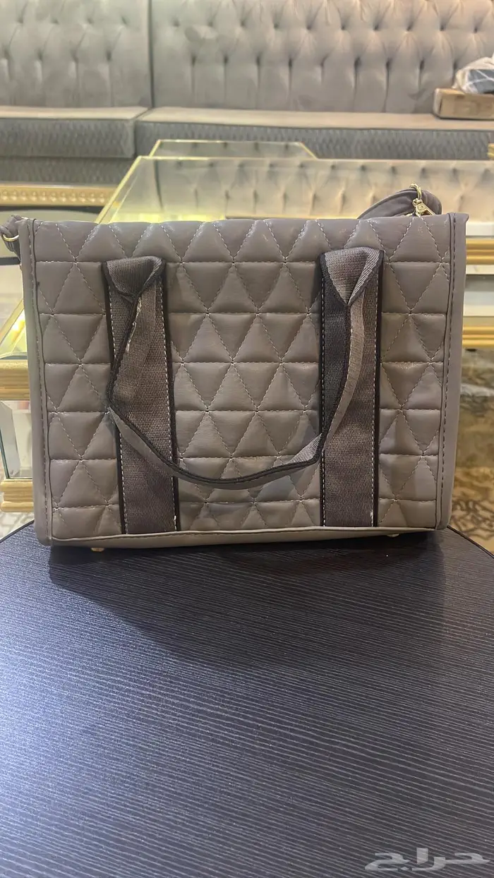 شنط نسائية احجام والوان مختلفه 1