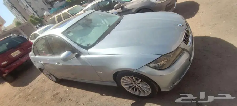 سيارة BMW 320i 2009 من الجيل الخامس E90. 12