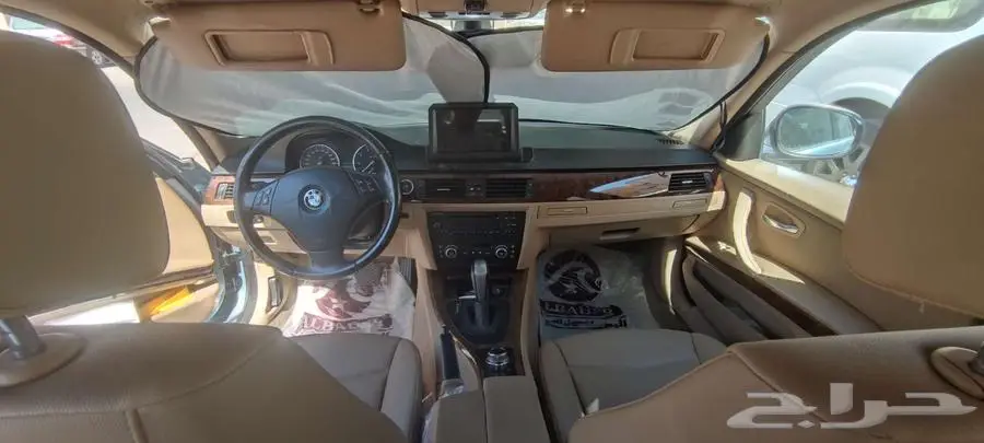سيارة BMW 320i 2009 من الجيل الخامس E90. 7