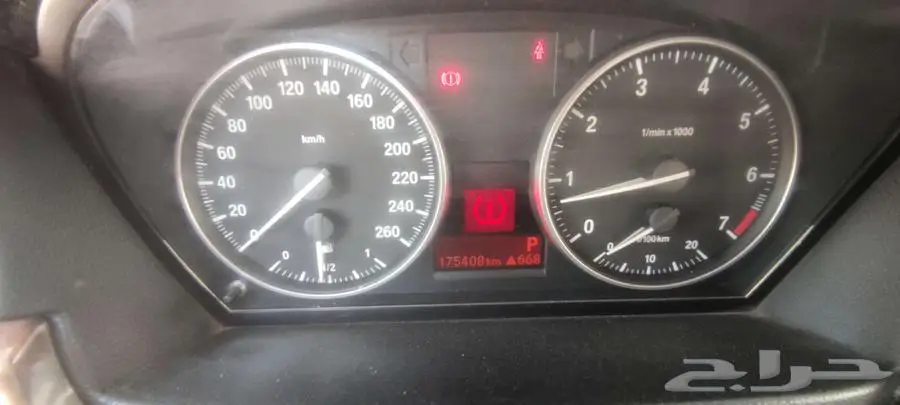 سيارة BMW 320i 2009 من الجيل الخامس E90. 0