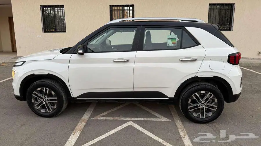HYUNDAI VENUE TURBO 1000cc (PREMIUM)   2023 5