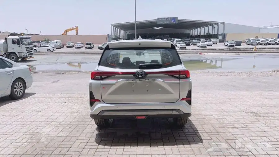 تويوتا فيلوز GLX بنزين 2025 3