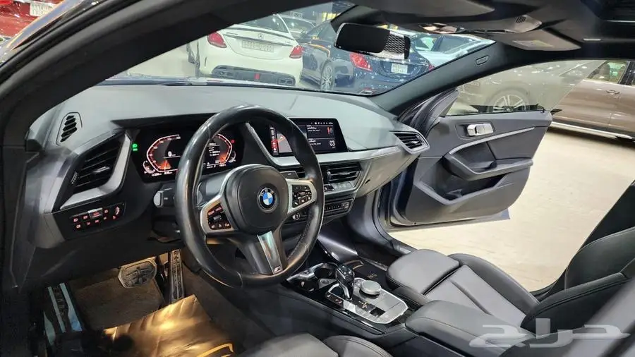 بي ام دبليو 218i 2021 23