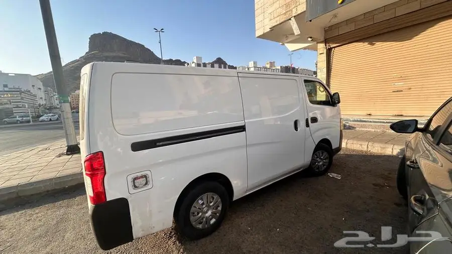 باص بضاعه نيسان اروفان للبيع 2