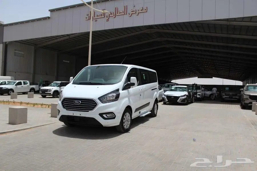 باص فورد 9ركاب ابيض رصاصي اسود 2023 سعر 141500 0