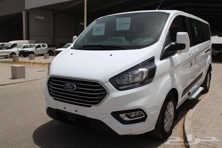 باص فورد 9ركاب ابيض رصاصي اسود 2023 سعر 141500 18