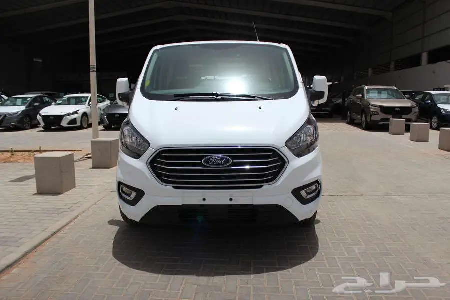 باص فورد 9ركاب ابيض رصاصي اسود 2023 سعر 141500 6