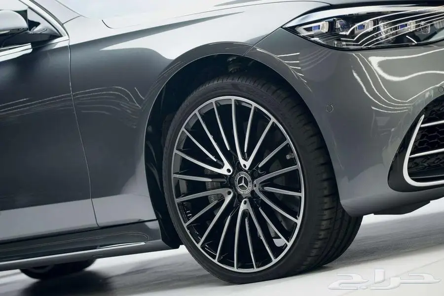 مرسيدس S 500 موديل 2025 أصفار خليجي رمادي فاتح أبيض 19