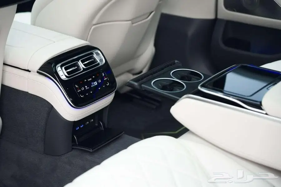 مرسيدس S 500 موديل 2025 أصفار خليجي رمادي فاتح أبيض 16