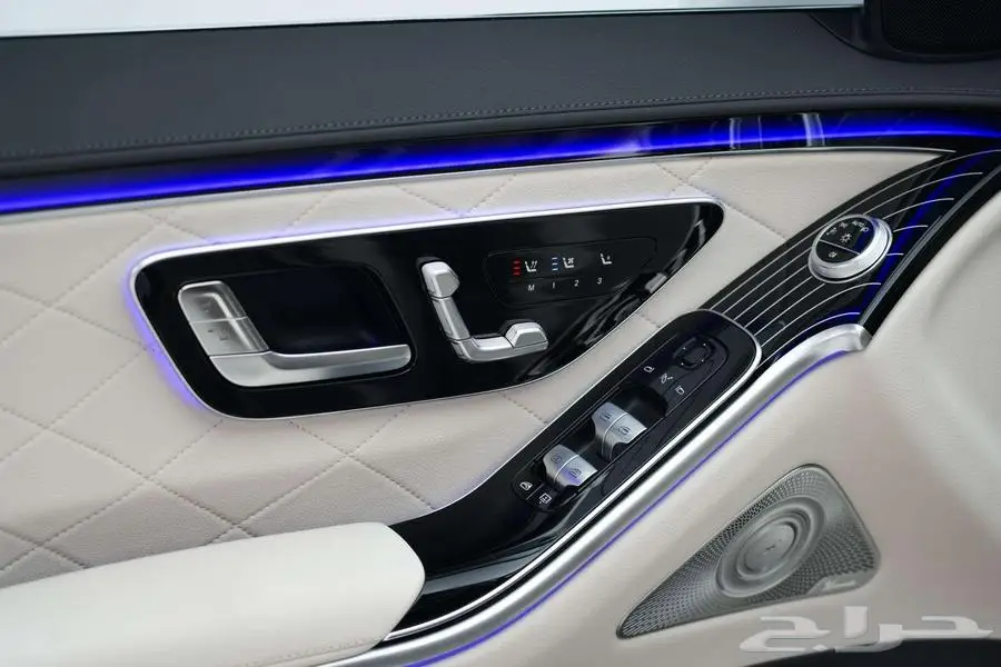 مرسيدس S 500 موديل 2025 أصفار خليجي رمادي فاتح أبيض 13