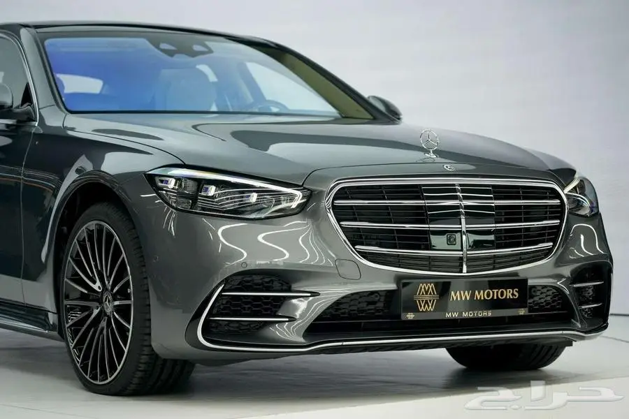 مرسيدس S 500 موديل 2025 أصفار خليجي رمادي فاتح أبيض 2