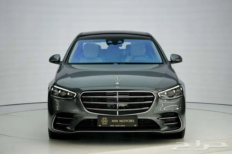 مرسيدس S 500 موديل 2025 أصفار خليجي رمادي فاتح أبيض 1
