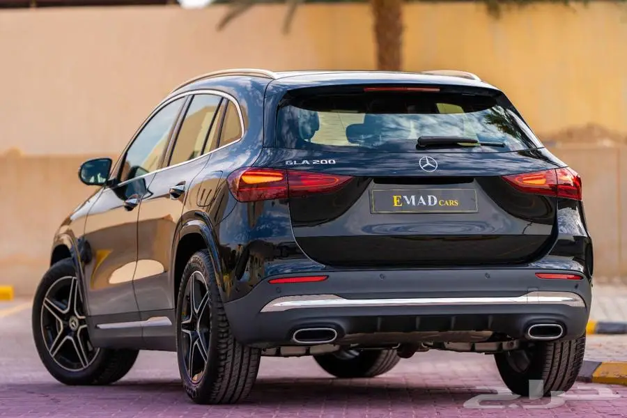مرسيدس GLA 200 AMG KIT 2024 اسود الشكل الجديد 3