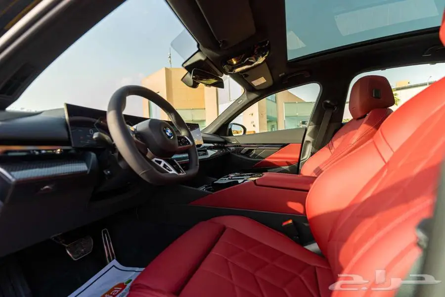 BMW 520 M KIT 2025 اسود خليجي زيرو 8