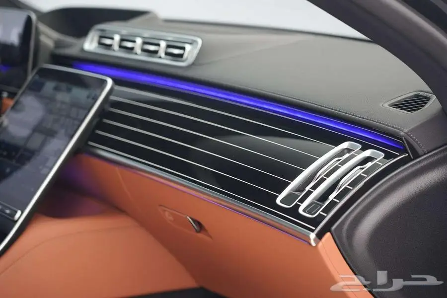 مرسيدس S 500 موديل 2025 أصفار خليجي رمادي غامق جملي 11