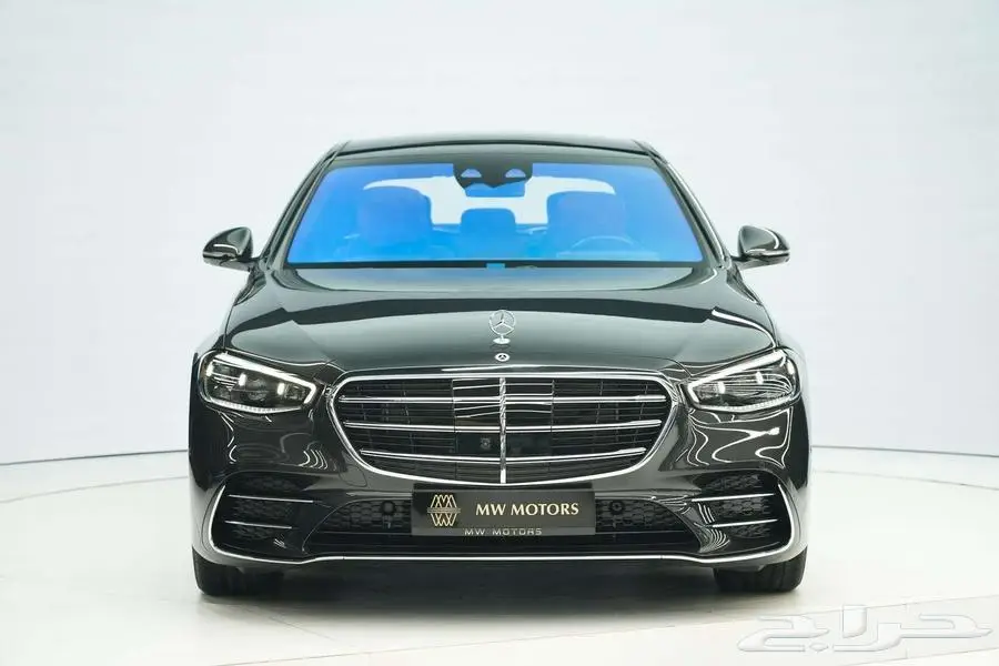 مرسيدس S 500 موديل 2025 أصفار خليجي رمادي غامق جملي 1