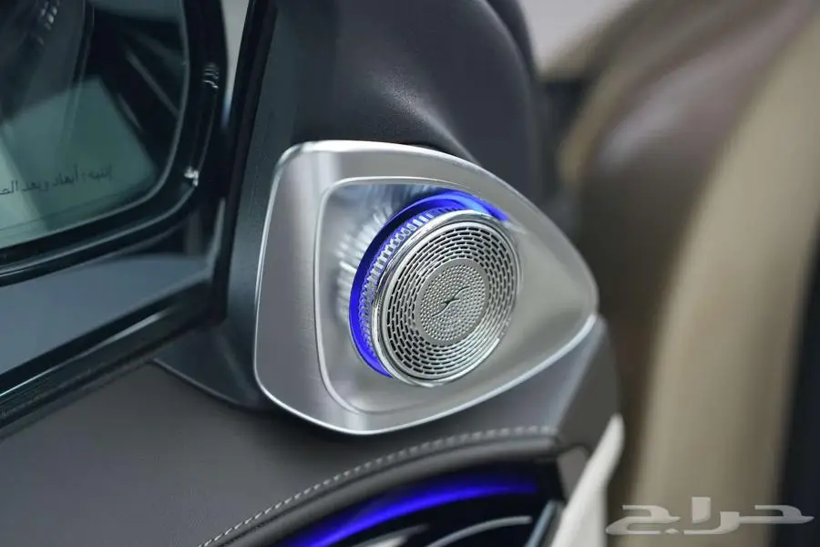مرسيدس مايباخ S 680 موديل 2025 أصفار خليجي أسود ذهبي أبيض 11