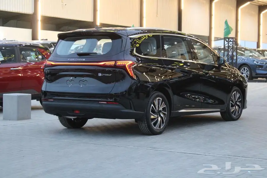 فورثينق دونج فينج U-tour موديل 2024 6