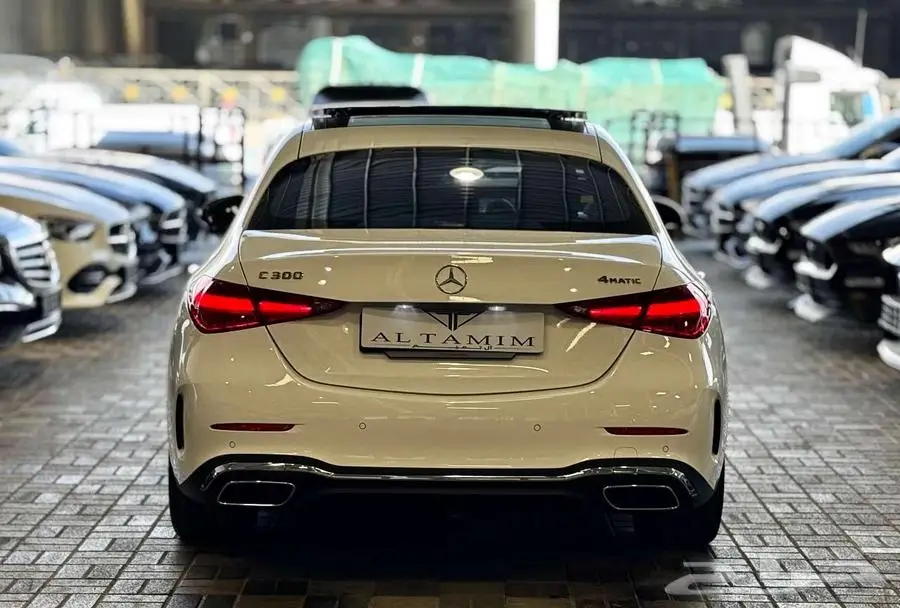 مرسيدس بنز الموديل   C 300 AMG 2023 3
