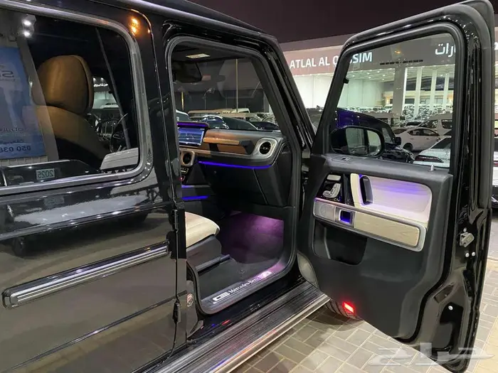 مرسيدس G500 موديل 2022 اسود ماشيه 46000كم 19
