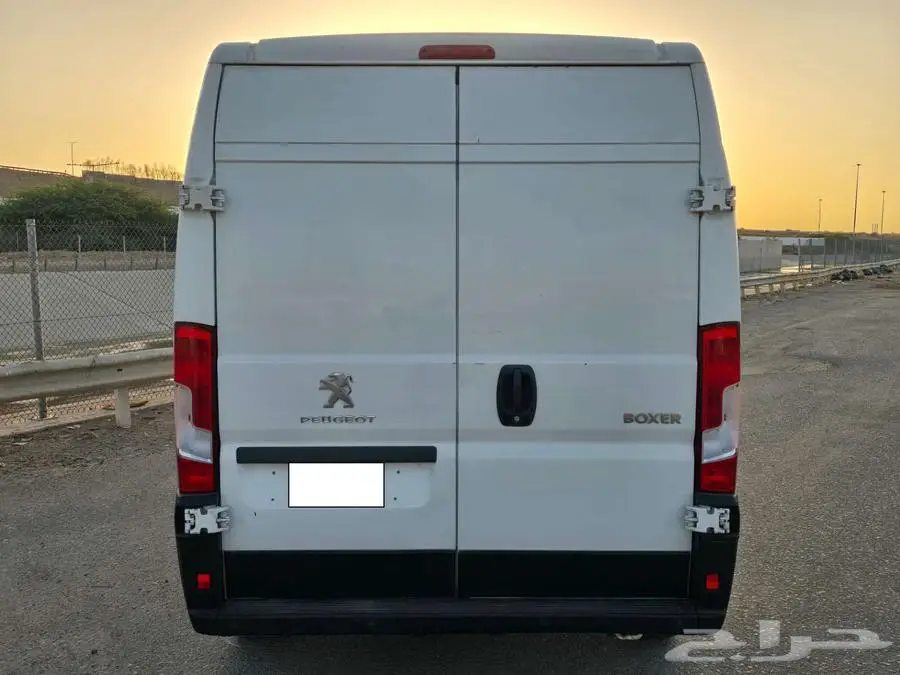 فان بضاعة - 2022 ديزل بيجو بوكسر L2H3 سقف عالي 17