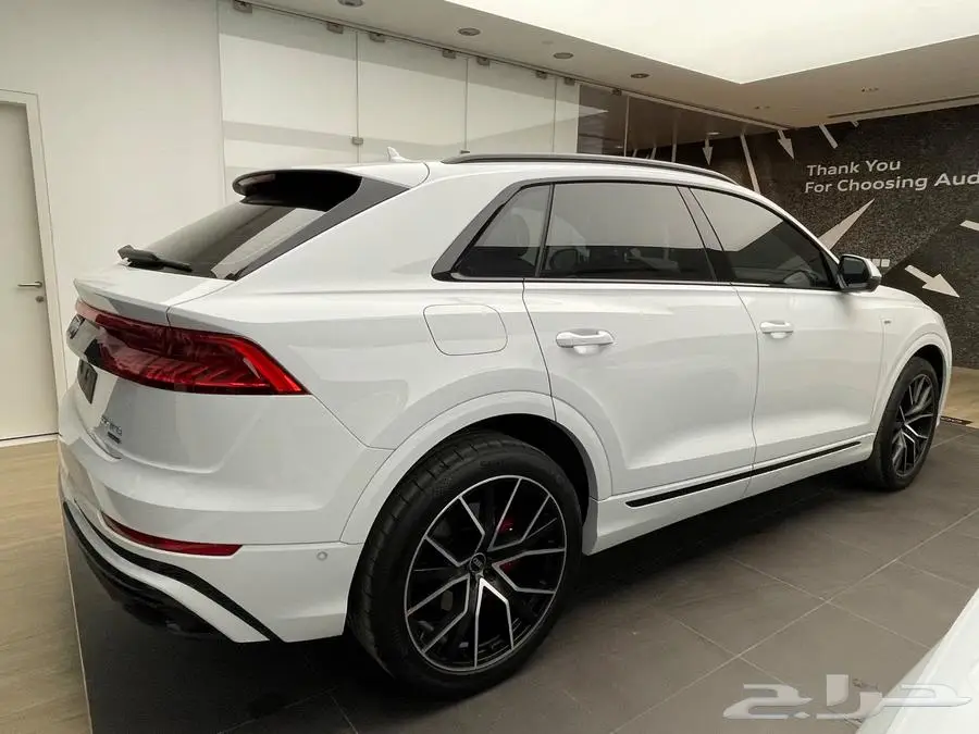 Audi Q8 2022 5