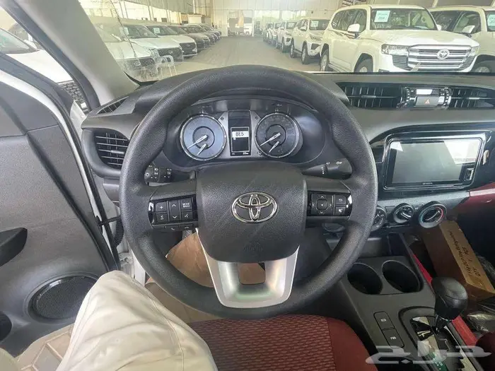 هايلوكس غمارتين GLS اتوماتيك بنزين بريمي 2025 11