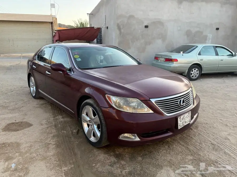 لكزس 460 امريكي 2008 للبيع او للبدل بسياره صغيره 13