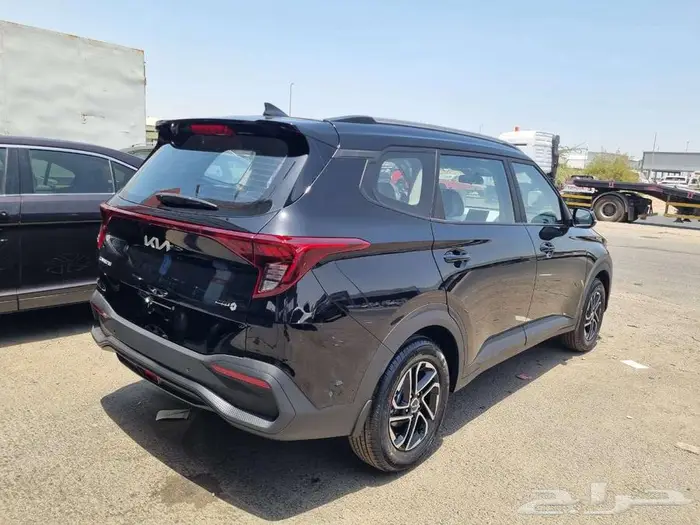 كيا كارينز مطور 2025 نقدي و تاجير منتهي بالتمليك 3