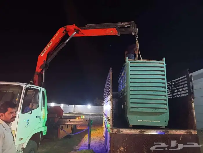 Boom Truck with baskit for rent 10