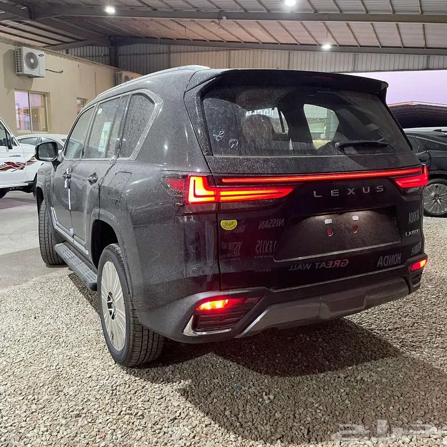 لكزس LX600 BB بنزين 2025 - عروض 50 50 11