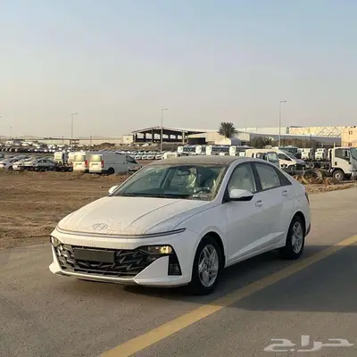 اكسنت سمارت ابيض سقف اسود 2025 0