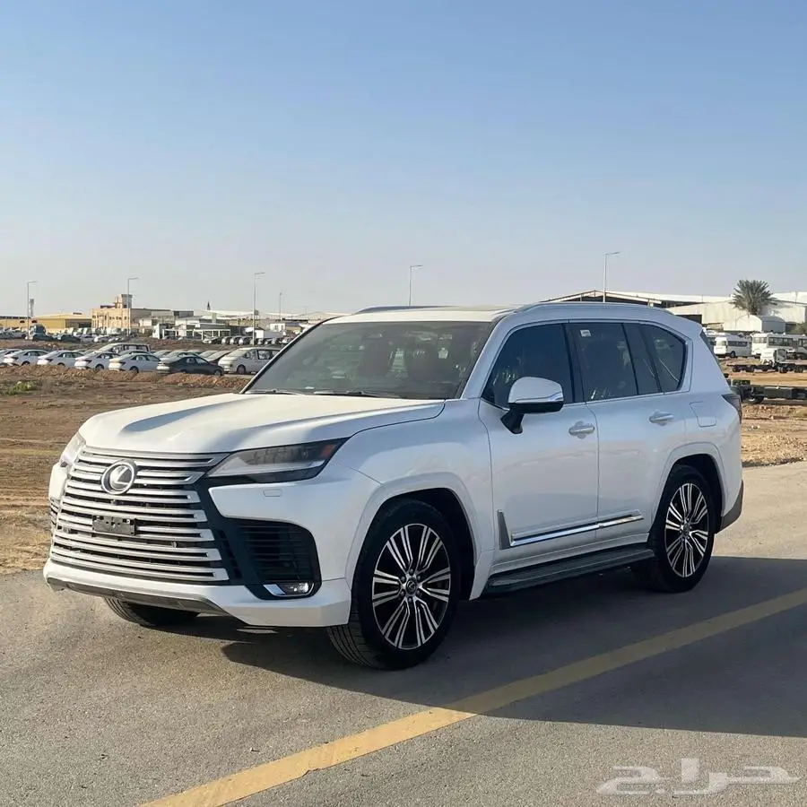 عرض اليوم فقط لكزس LX600 BB 2025 نقد وتقسيط بأفضل سعر 4