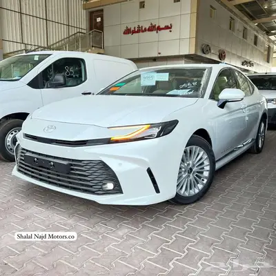 كامري LE بنزين 2025 بطاقه 106000 مع عازل حراري مجانا 0