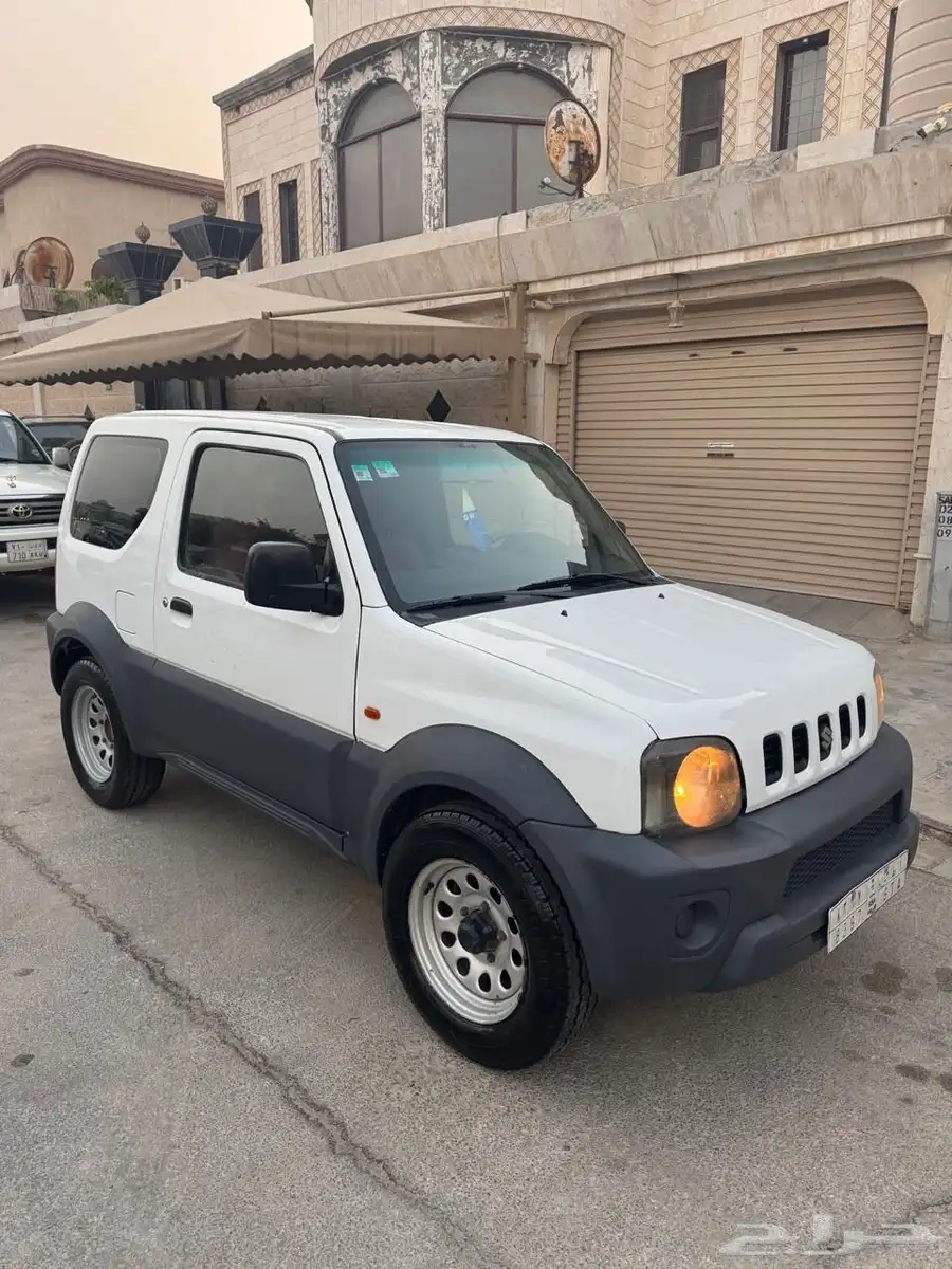 سوزوكي جمني 2005 نظيف ممشى 205 الف 0