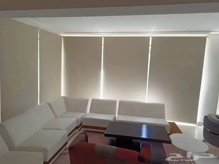 ستائر رول يدوي وكهربائي ستاير رول مع ضمان 12