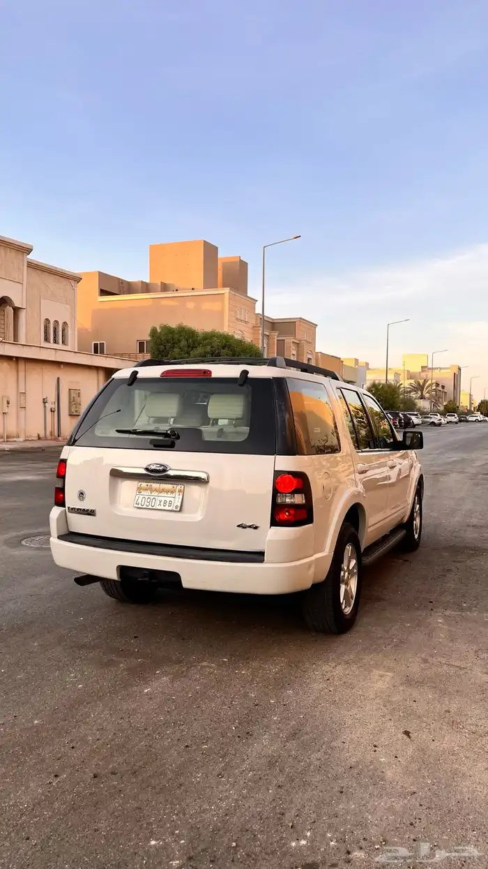 للبيع اكسبلور 2010 2