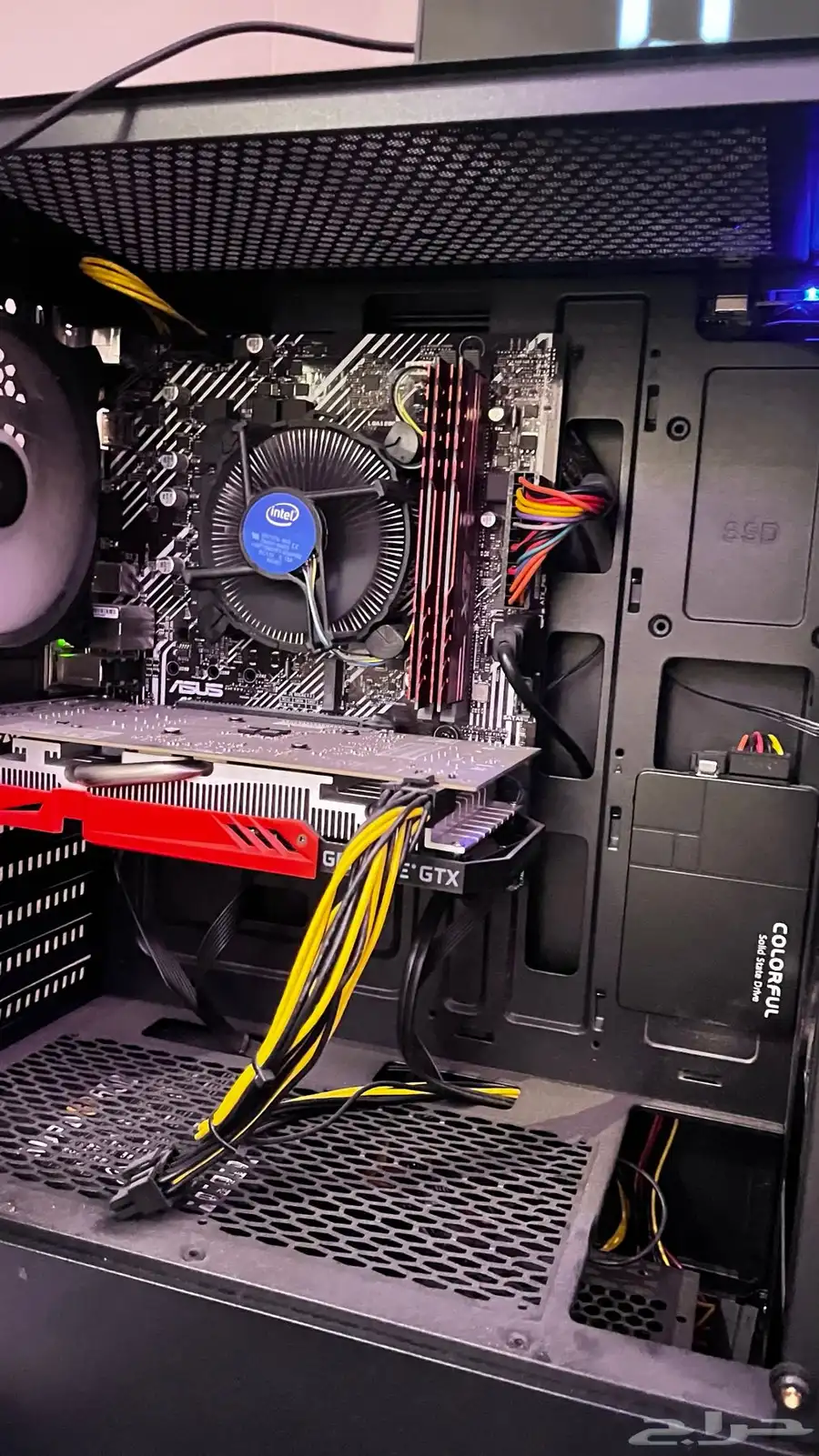 البي سي نفس مواصفات الي بالصوره بس فرق كرت الشاشه1650 GTX 2