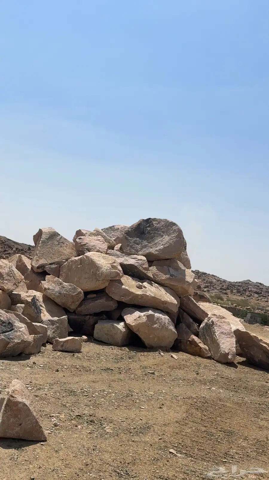 حجر بناء السدود مع الدفينه للبيع 2