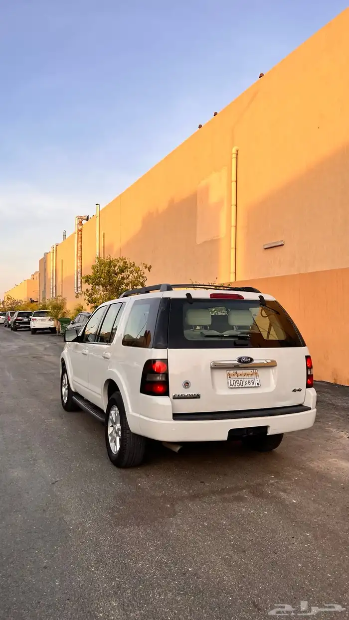 للبيع اكسبلور 2010 3